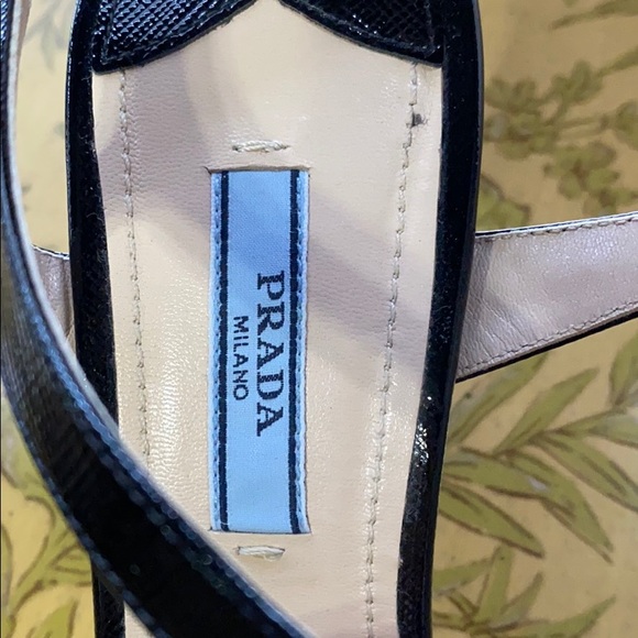 Beautiful Prada heels - Picture 4 of 7